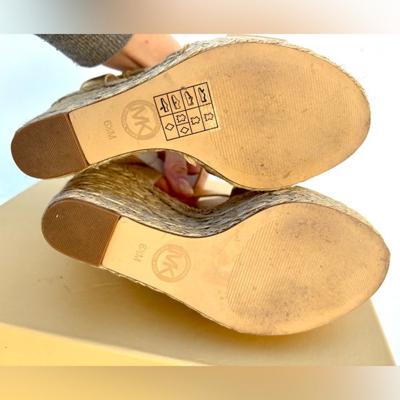 NIB Michael Kors 6.5 Giovanna metallic Gold leather wedge platform sandal - Picture 7 of 12